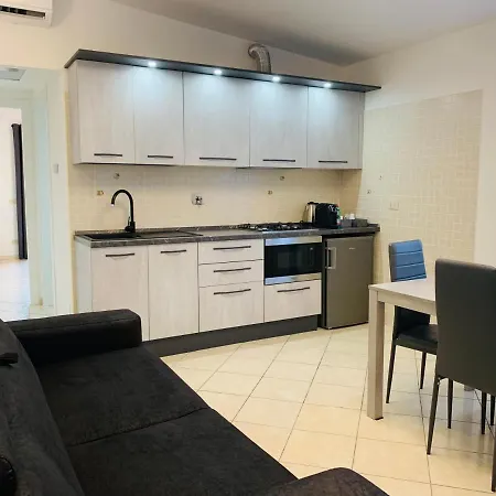 The House Fiera Di Roma Aeroporto Fiumicino Apartment